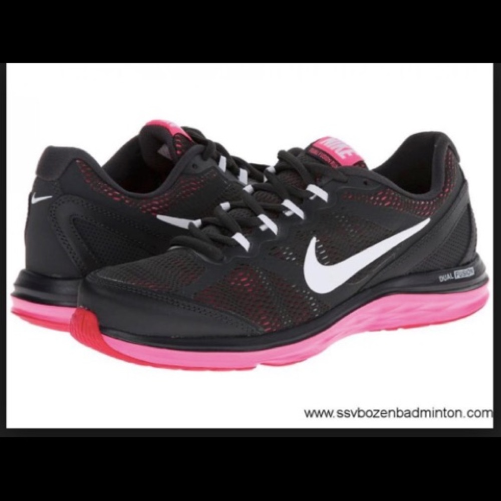 Nike Dual Fusion Sneaker